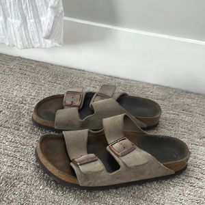 Birkenstock Arizona Suede Leather in Taupe